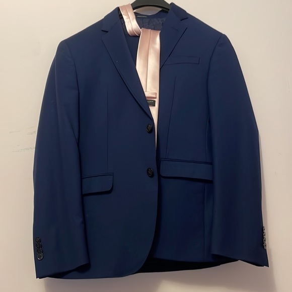 Joseph Abboud
Slim Fit Suit And dress pants - Picture 1 of 7